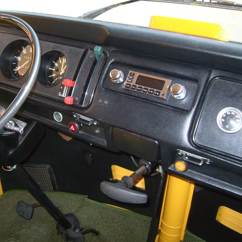 rsp-402_b_2 RETROSOUND Frontblende - "Euro all black"