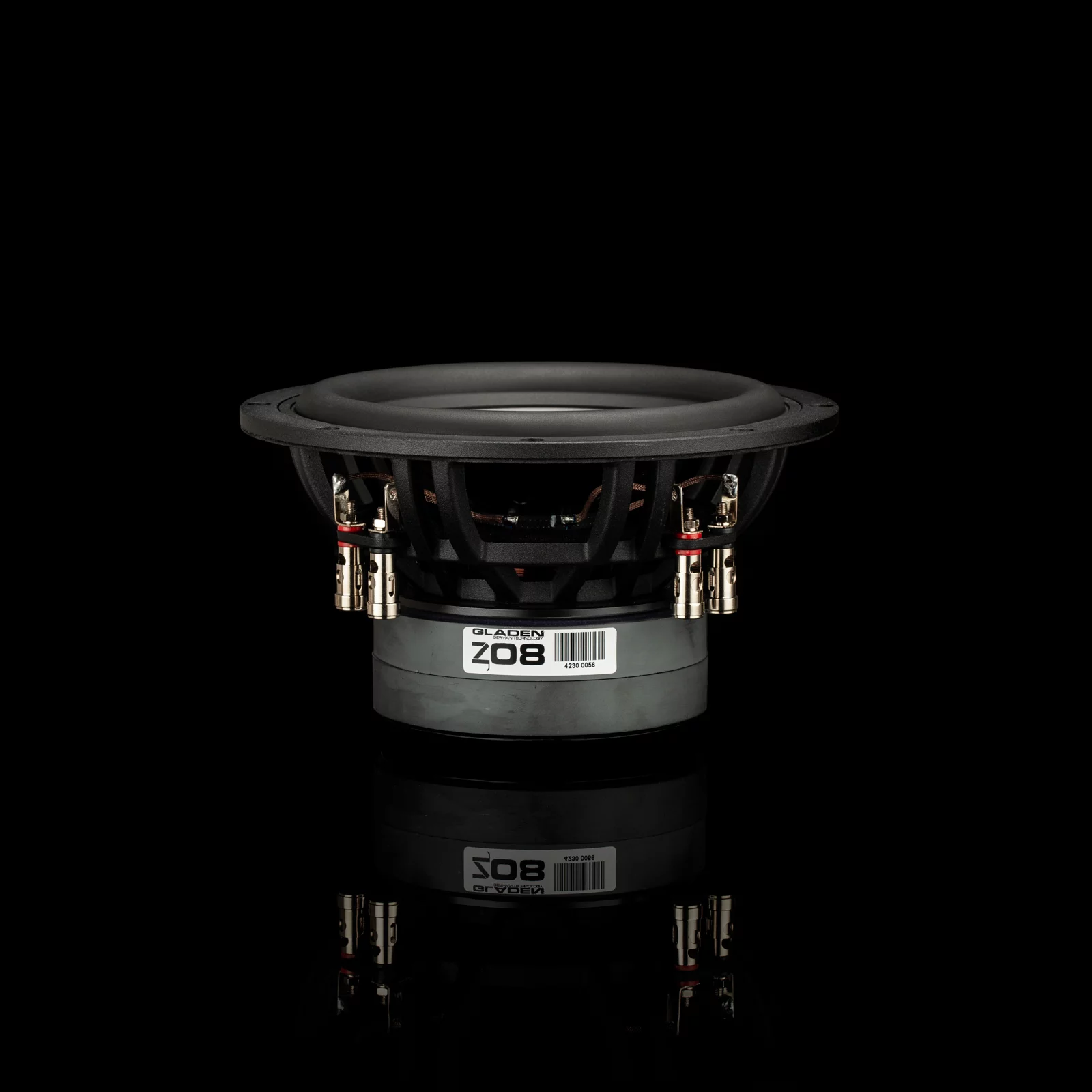 GLADEN ZETA 08 – Seitenansicht Seitenansicht des GLADEN ZETA 08 20 cm High-End Subwoofers mit großem Magnetsystem