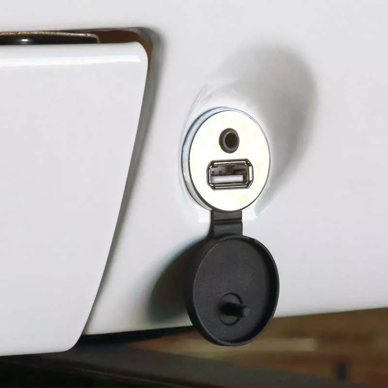 USB-PORT-C_b_1 USB-Einbau-Port mit 3,5mm-Klinkenbuchse, verchromt