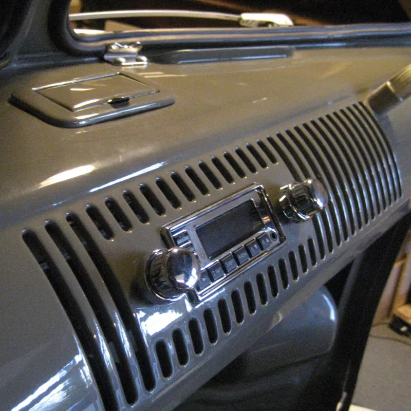 rsp-127_b_3 RETROSOUND Einbaurahmen "VW trim bezel"