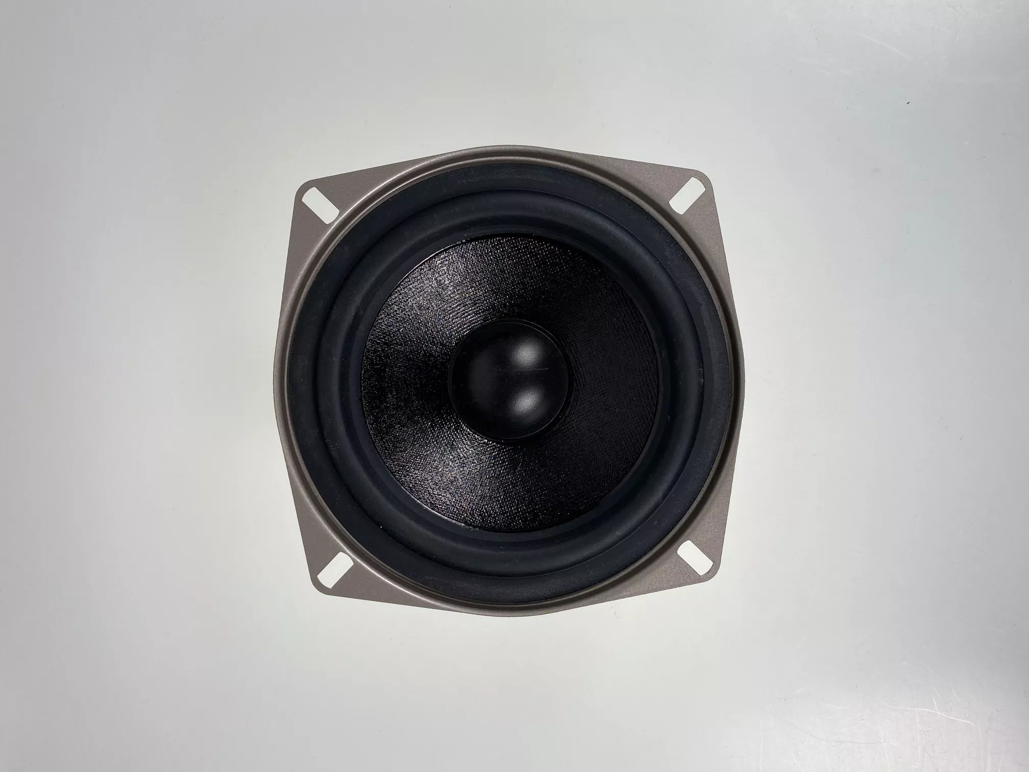 Porsche_911_Ersatzlautsprecher_993_Tiefton_2