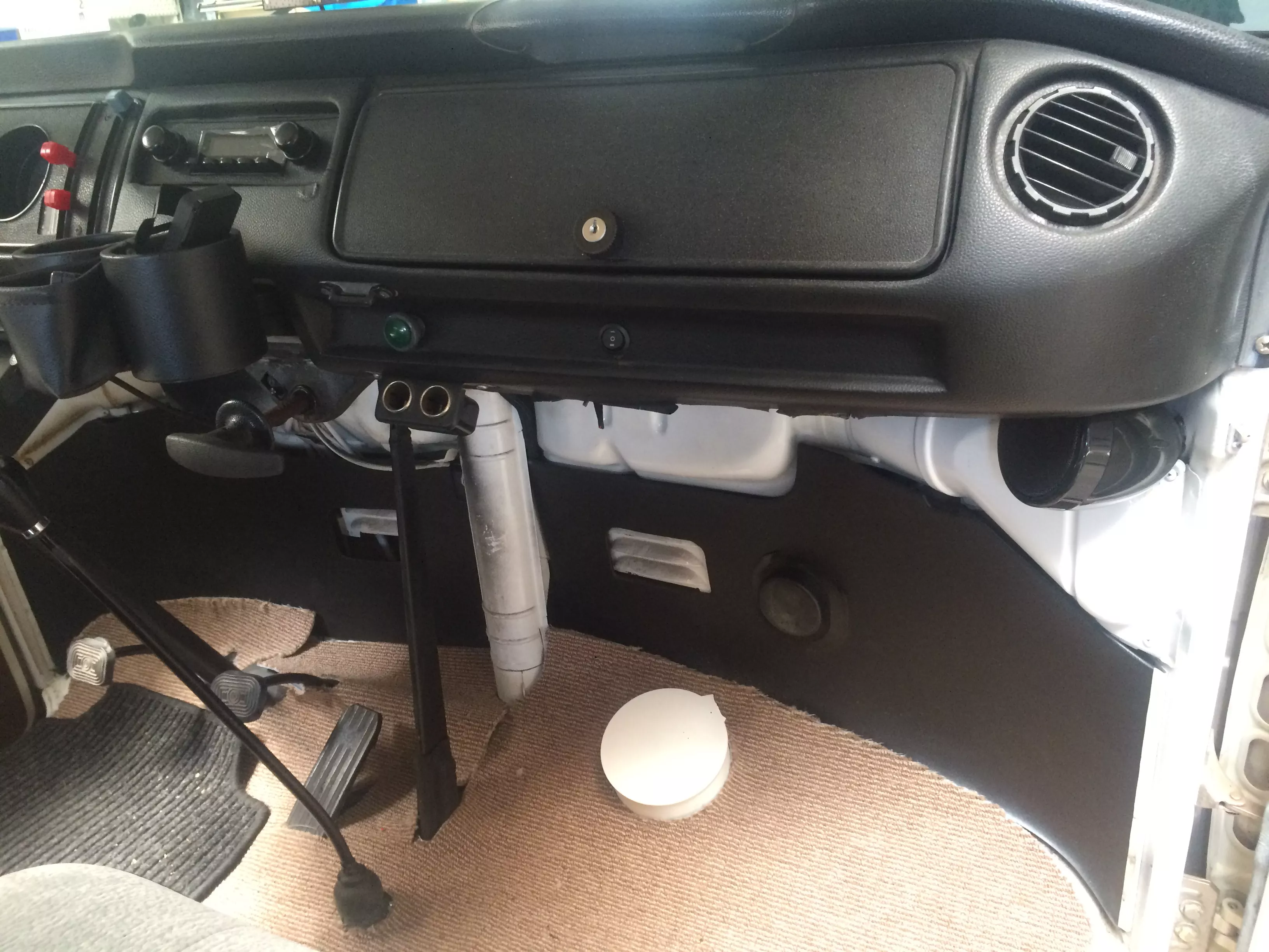 IMG_0832 QX-75 Premium Aufbaulautsprecher, 7cm, schwarz unter Amaturenbrett