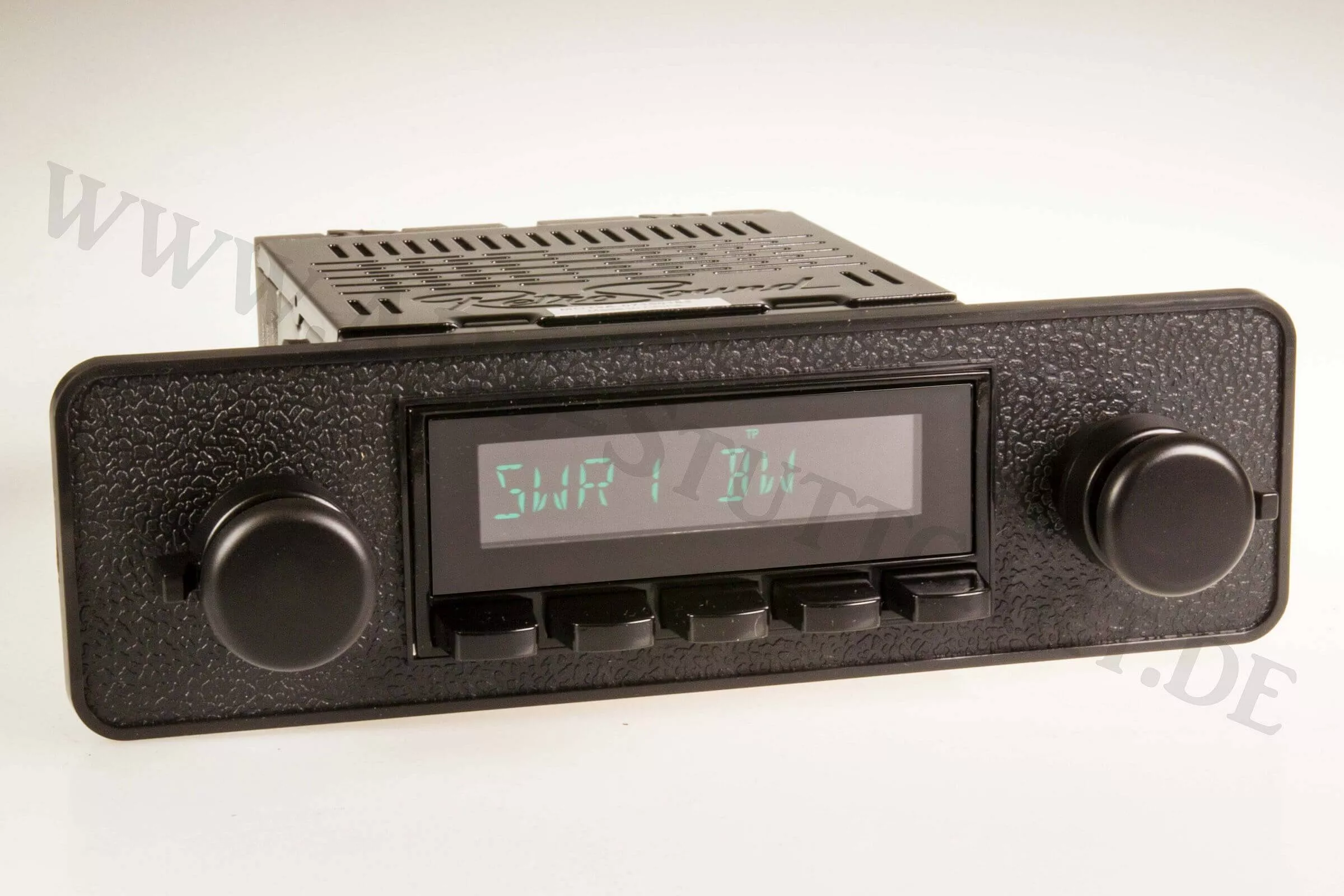 Young_schwarz56ffb6c76b8495a2d9edb85f46 Autoradio "San Diego" für Fiat, Alfa Romeo, Opel, BMW, VW, Porsche der späten 70er mit DAB+, USB und