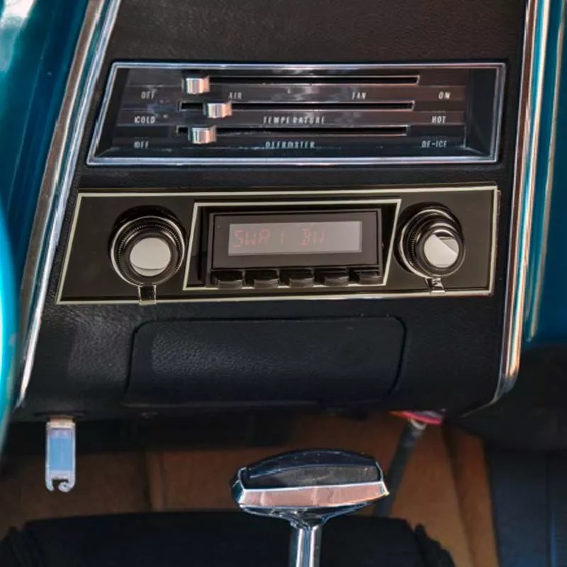 RSP-401_b_2_two RETROSOUND Einbaurahmen für Chevy Camaro, "black"