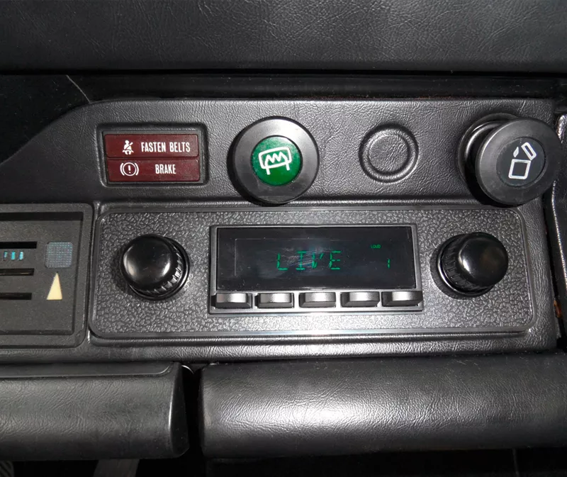 rsp-402_b_3 RETROSOUND Frontblende - "Euro all black"