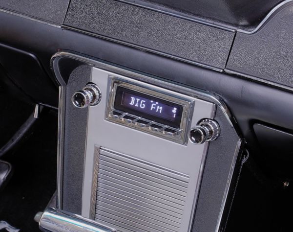 Autoradio für Ford Mustang 1967-73 mit DAB+, USB und Bluetooth Retrosound Santa Barbara